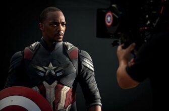 Серьезный Энтони Маки в костюме Капитана Америка — на фото со съемок фильма