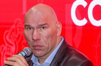 Валуев отреагировал на отстранение бойца, назвавшего россиянина «русской свиньей»